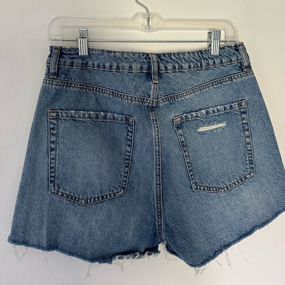 Garage Denim High-Rise Mom Shorts - Size 7 / 28 - Picture 6 of 9